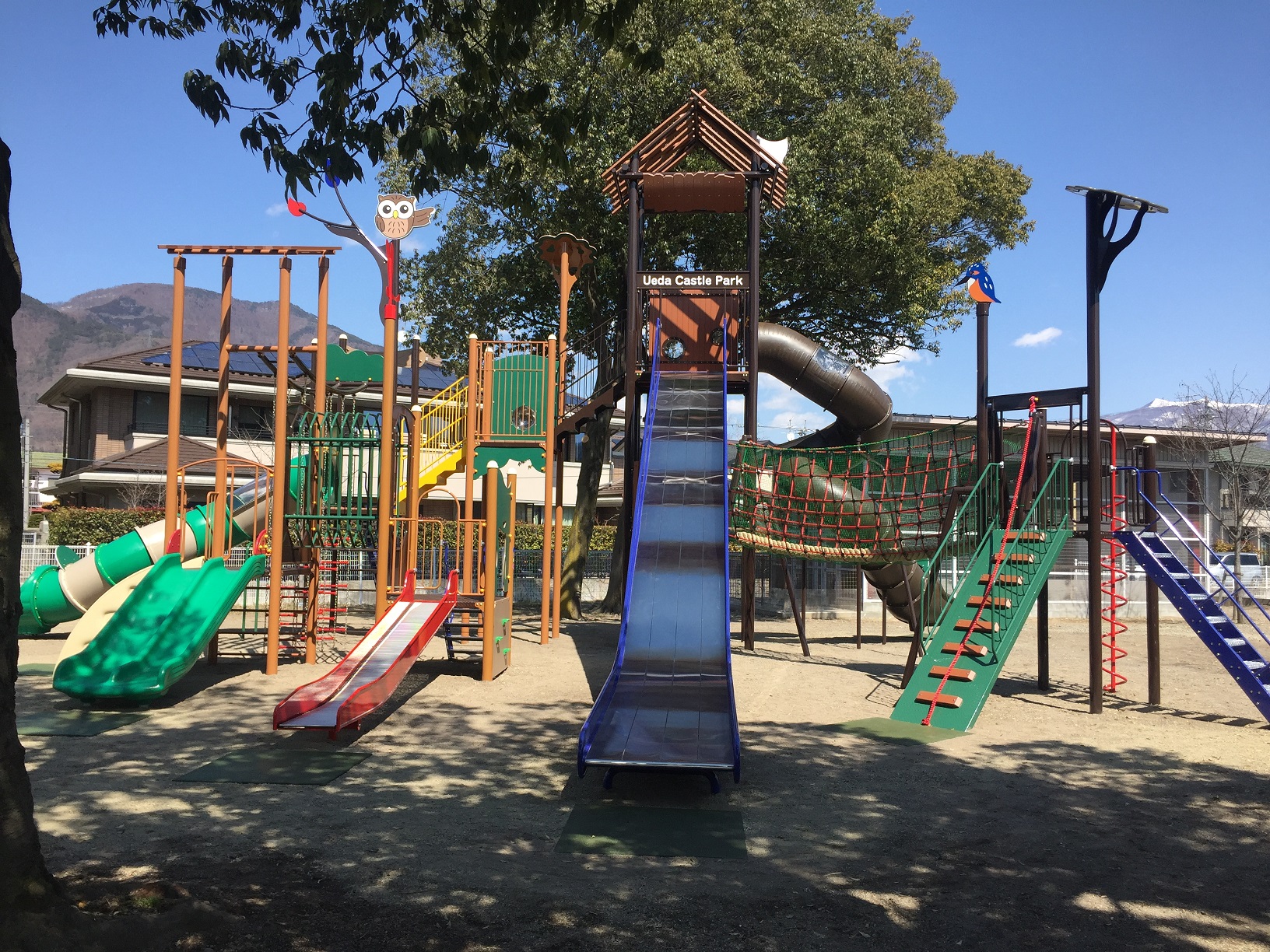 信州,上田,東御,サポートベンチ,観客席,ジャングルジム,ブランコ,鉄棒,遊具,公園施設製品,ワールドドリーム ドットコム