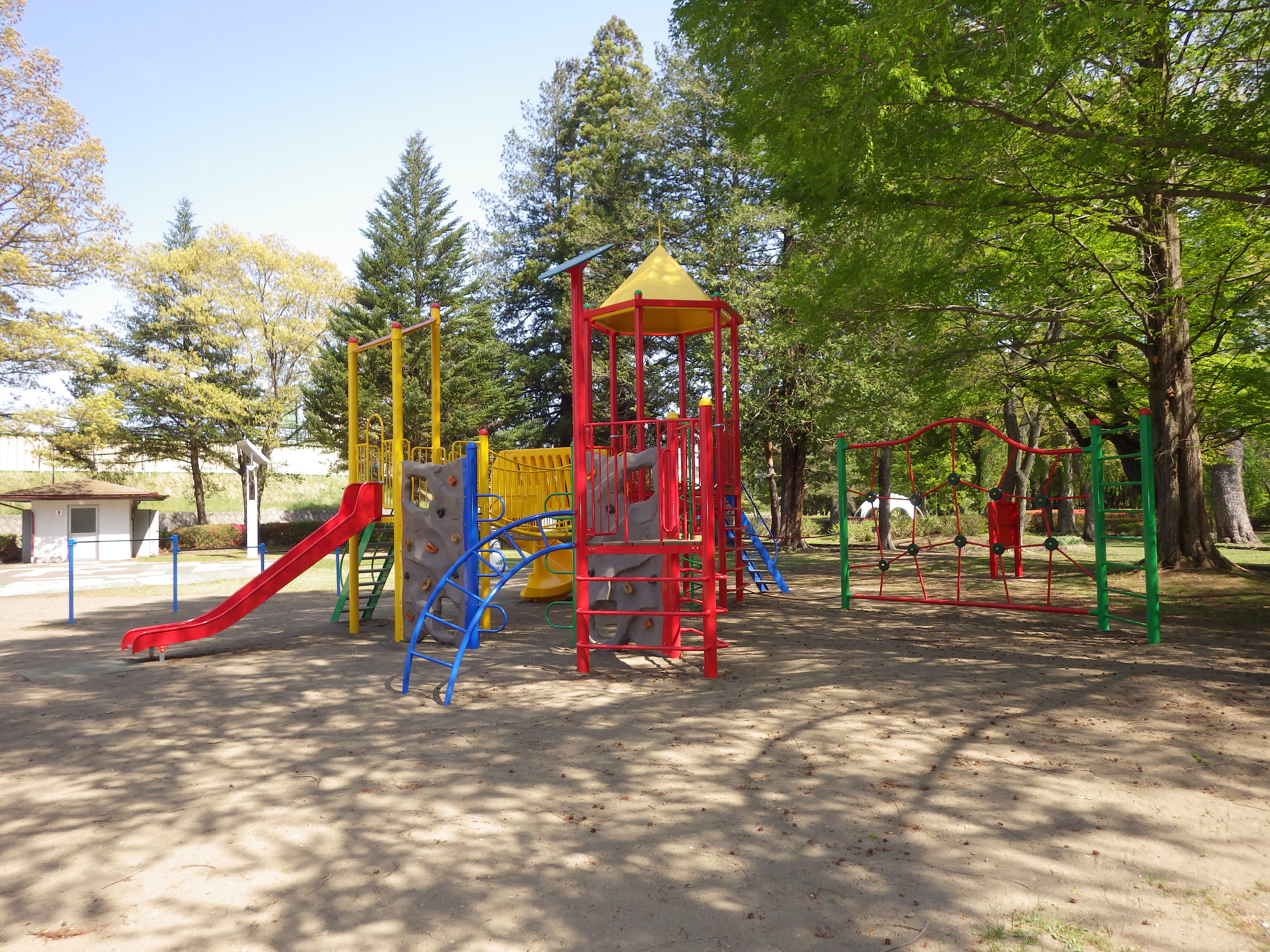 信州,上田,東御,サポートベンチ,観客席,ジャングルジム,ブランコ,鉄棒,遊具,公園施設製品,ワールドドリーム ドットコム