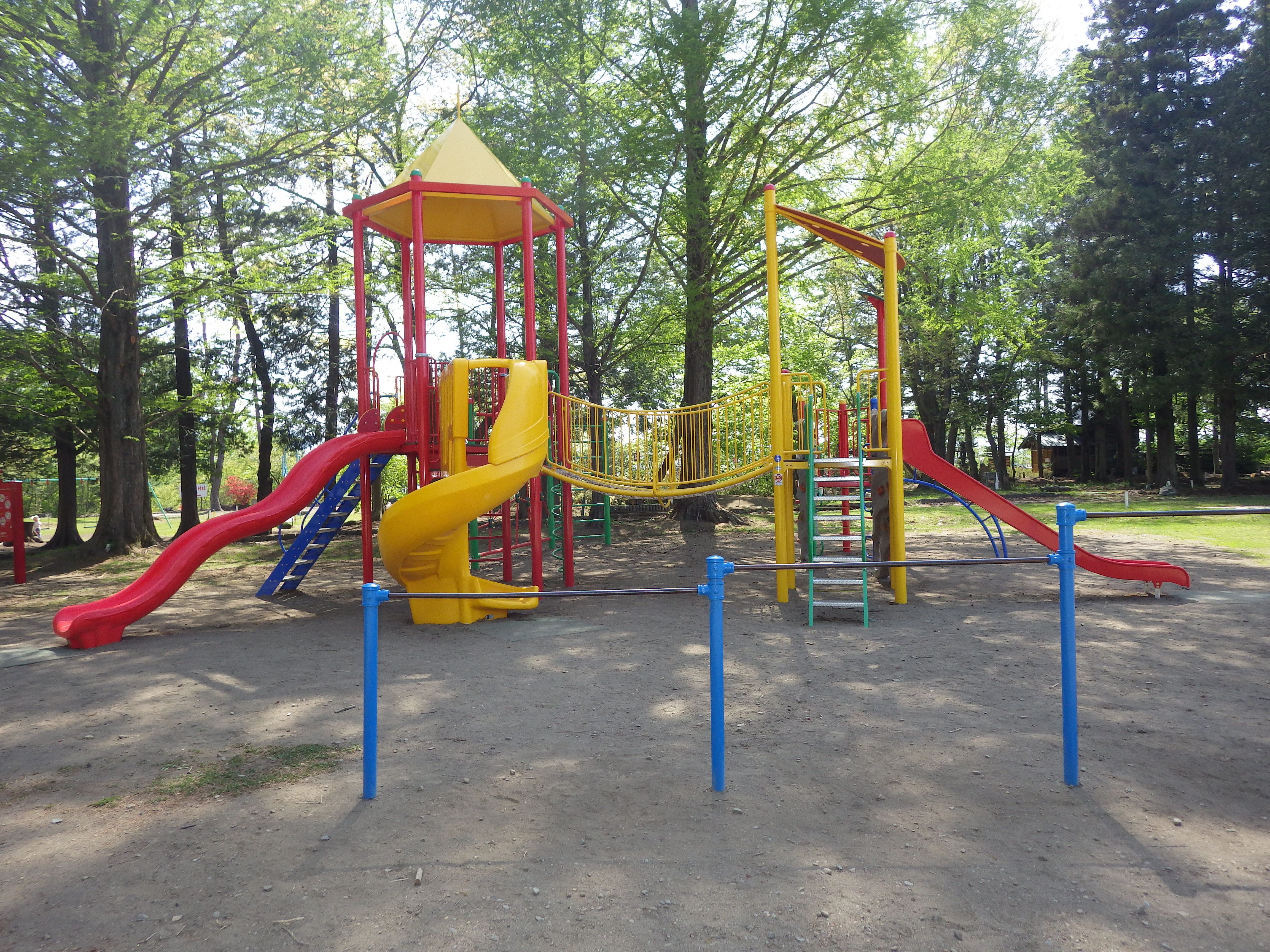 信州,上田,東御,サポートベンチ,観客席,ジャングルジム,ブランコ,鉄棒,遊具,公園施設製品,ワールドドリーム ドットコム