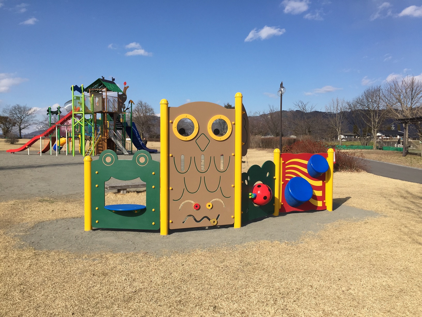 信州,上田,東御,サポートベンチ,観客席,ジャングルジム,ブランコ,鉄棒,遊具,公園施設製品,ワールドドリーム ドットコム