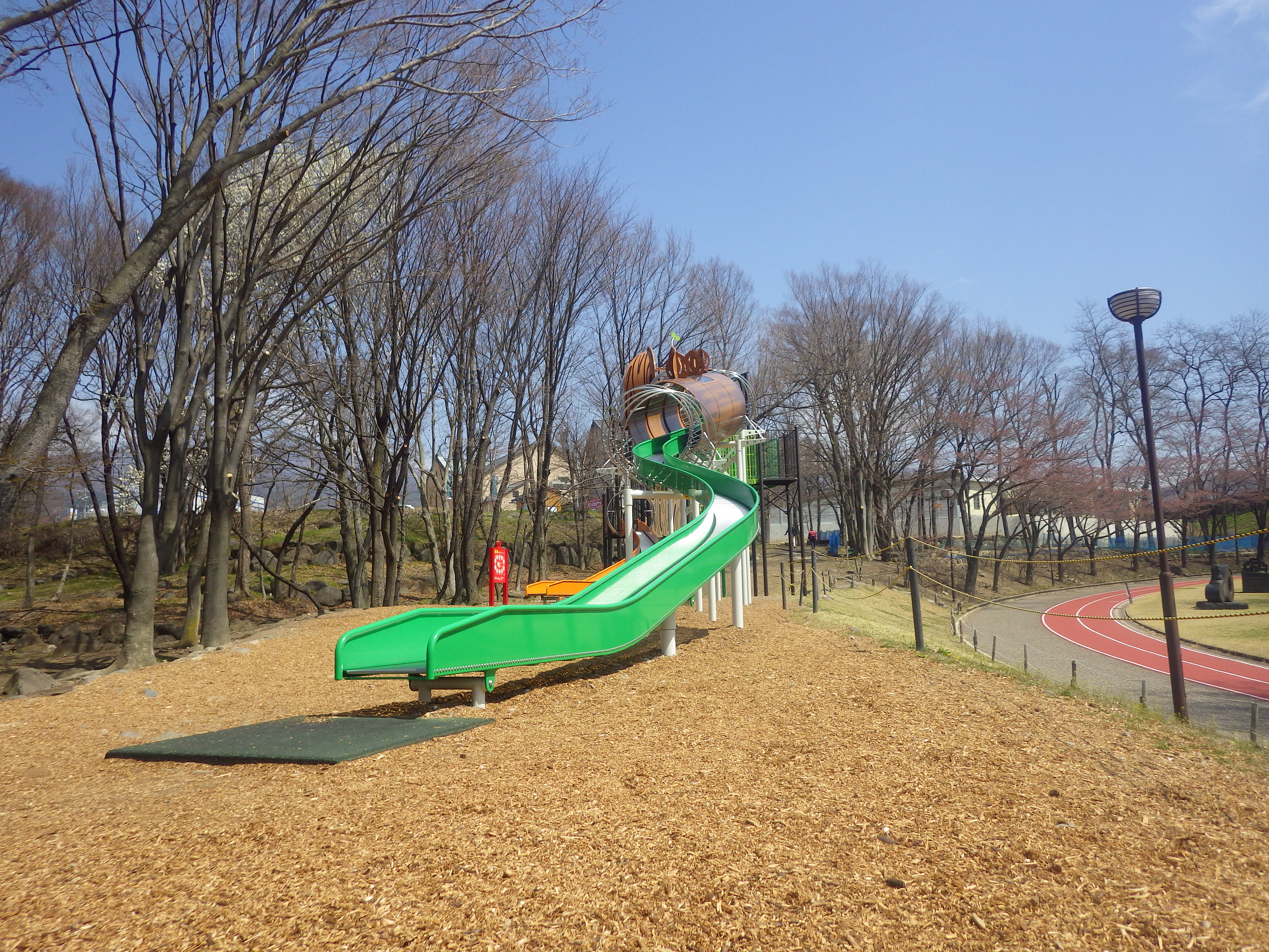 信州,上田,東御,サポートベンチ,観客席,ジャングルジム,ブランコ,鉄棒,遊具,公園施設製品,ワールドドリーム ドットコム