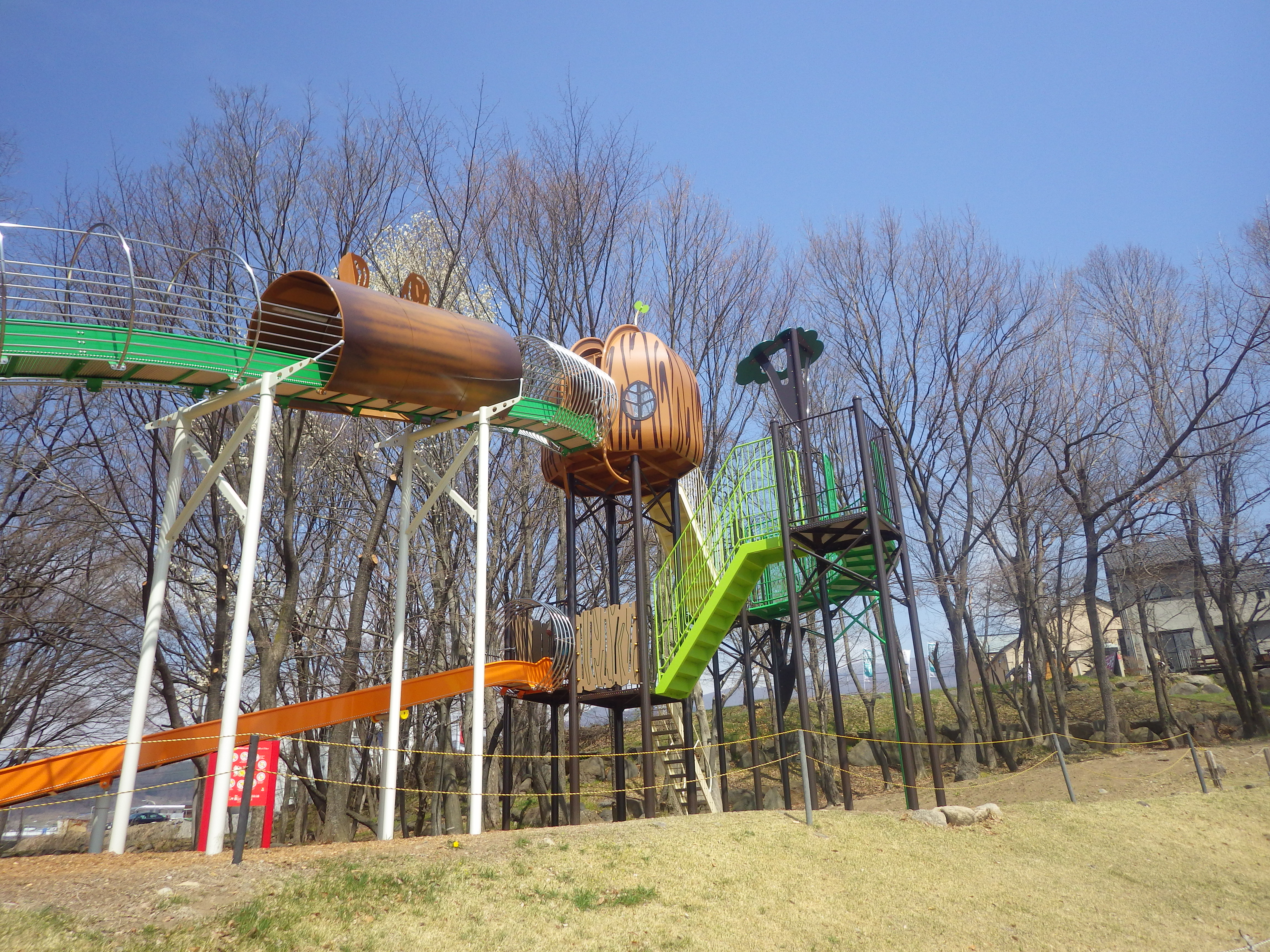 信州,上田,東御,サポートベンチ,観客席,ジャングルジム,ブランコ,鉄棒,遊具,公園施設製品,ワールドドリーム ドットコム