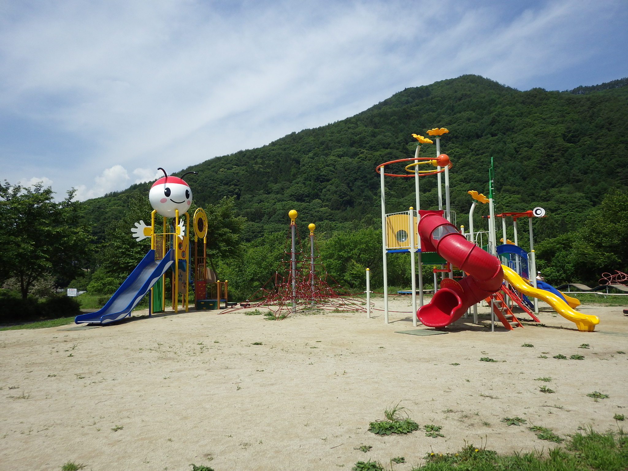 信州,上田,東御,サポートベンチ,観客席,ジャングルジム,ブランコ,鉄棒,遊具,公園施設製品,ワールドドリーム ドットコム