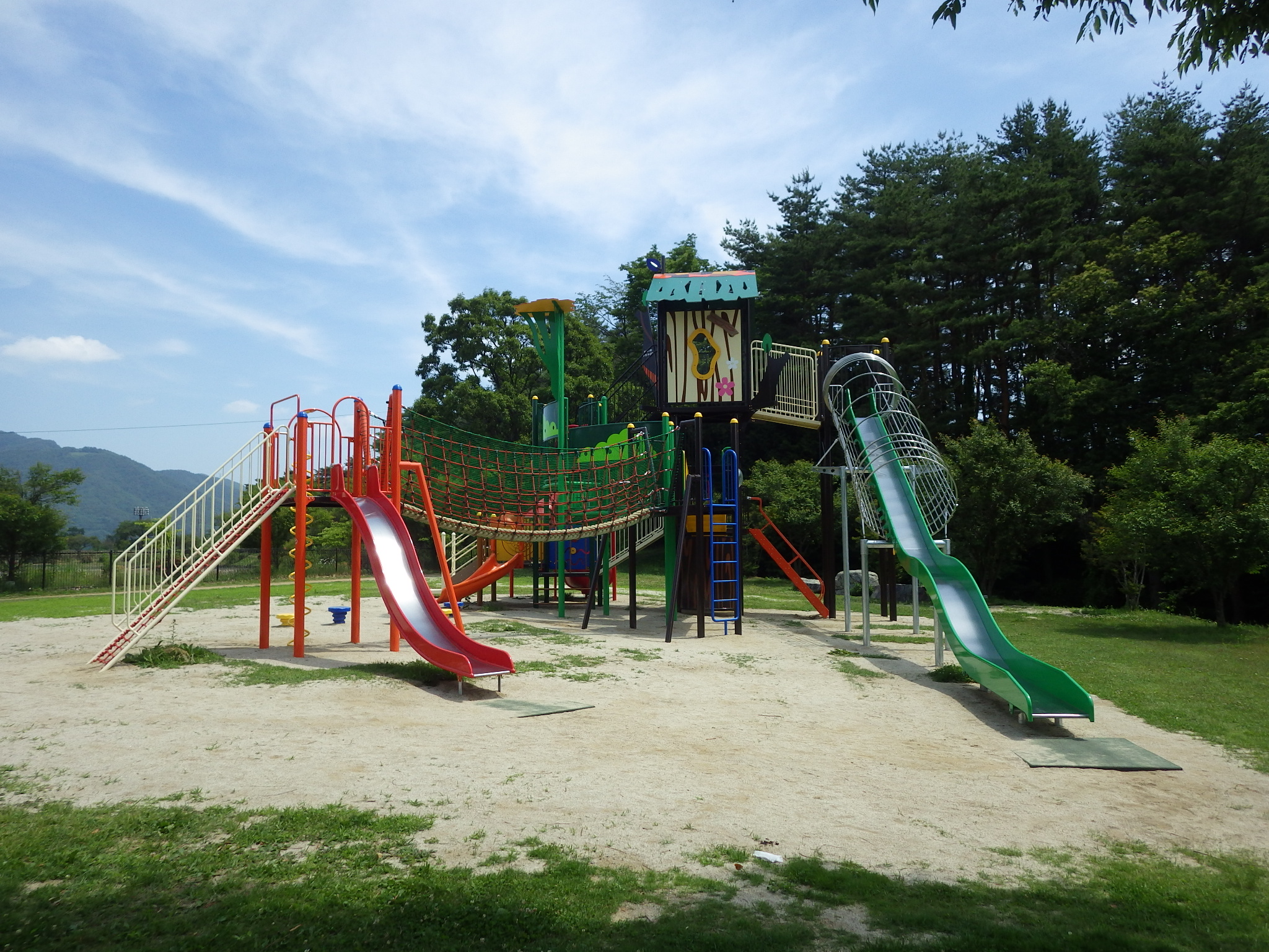 信州,上田,東御,サポートベンチ,観客席,ジャングルジム,ブランコ,鉄棒,遊具,公園施設製品,ワールドドリーム ドットコム