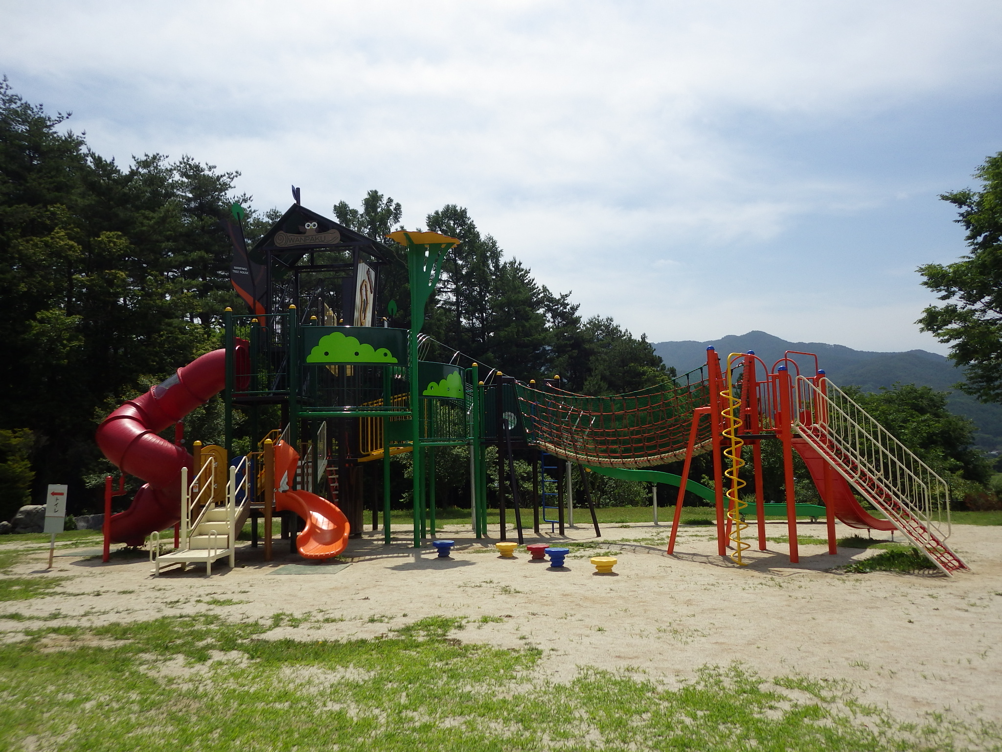 信州,上田,東御,サポートベンチ,観客席,ジャングルジム,ブランコ,鉄棒,遊具,公園施設製品,ワールドドリーム ドットコム