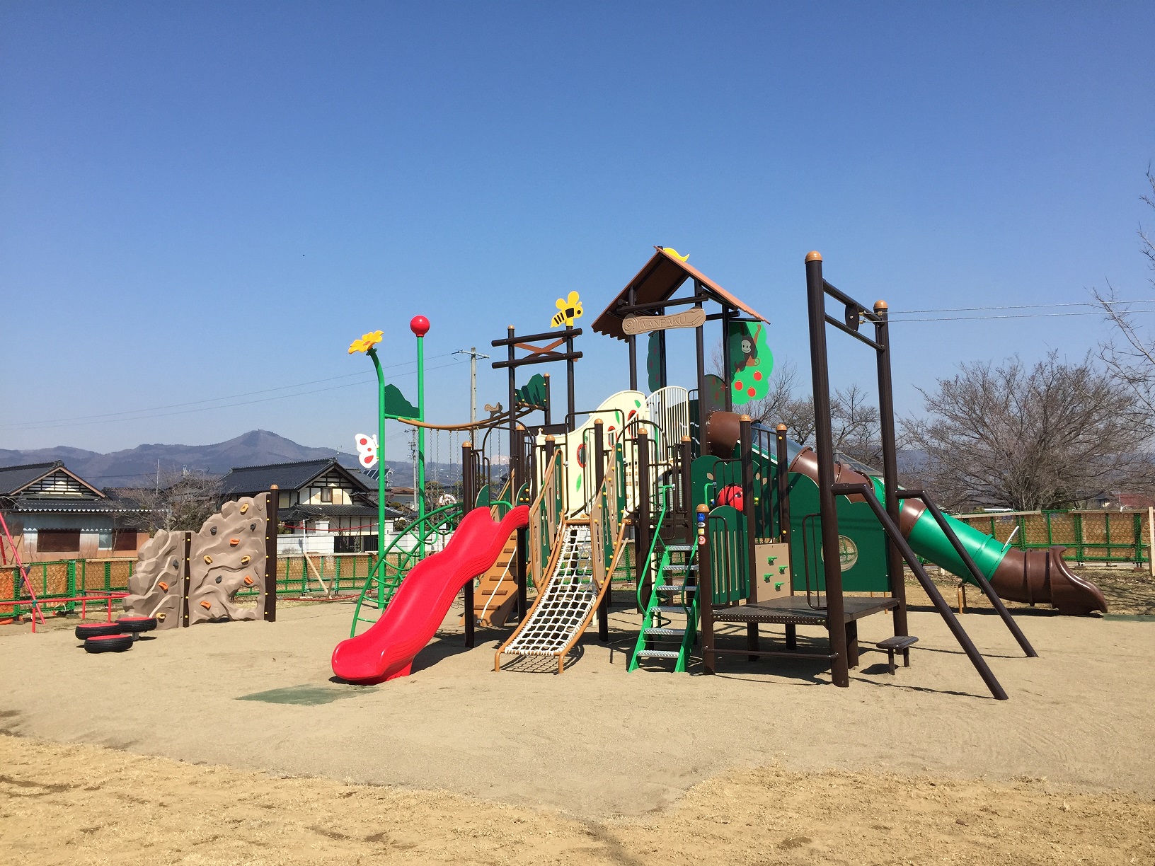 信州,上田,東御,サポートベンチ,観客席,ジャングルジム,ブランコ,鉄棒,遊具,公園施設製品,ワールドドリーム ドットコム