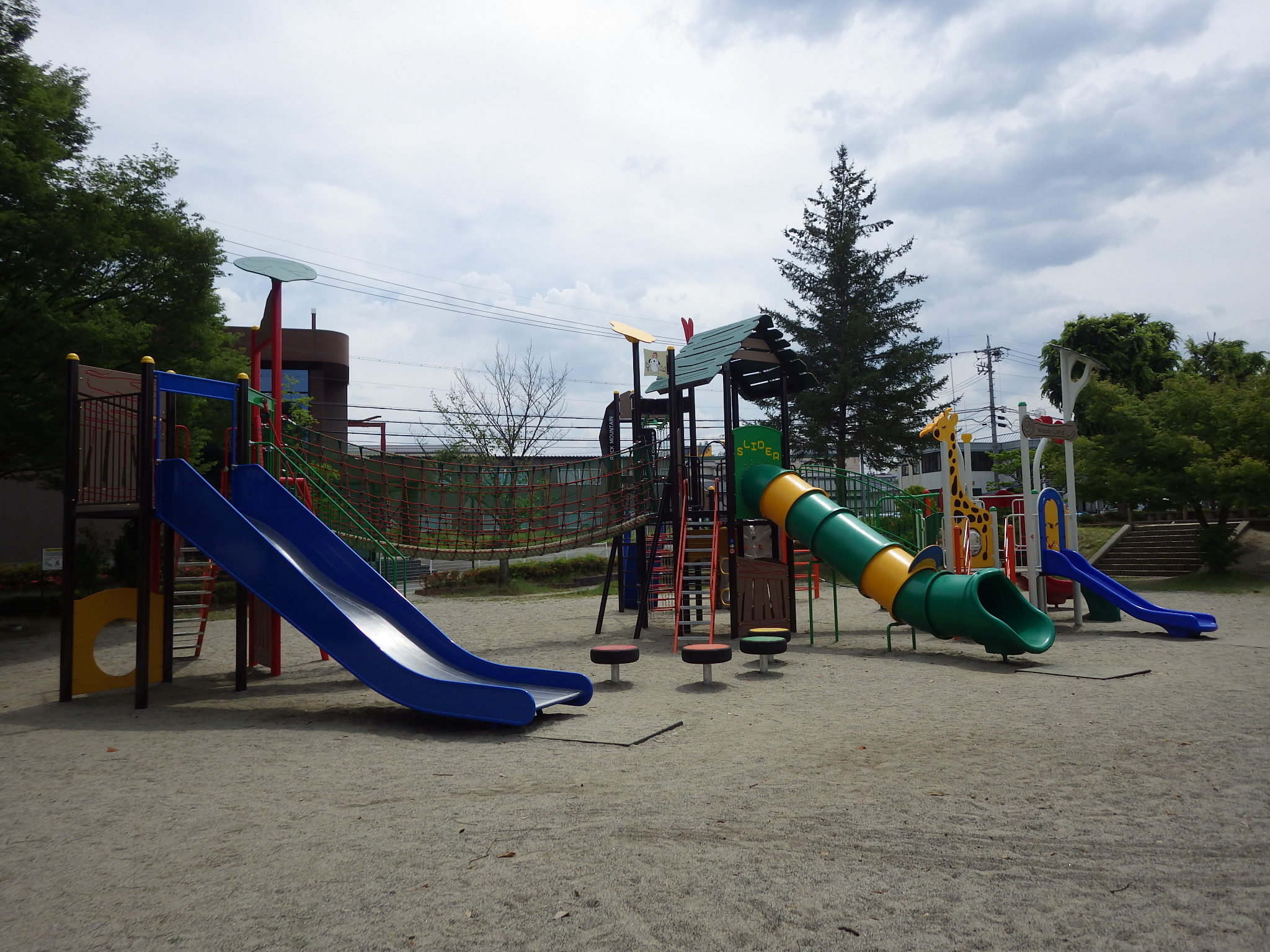 信州,上田,東御,サポートベンチ,観客席,ジャングルジム,ブランコ,鉄棒,遊具,公園施設製品,ワールドドリーム ドットコム