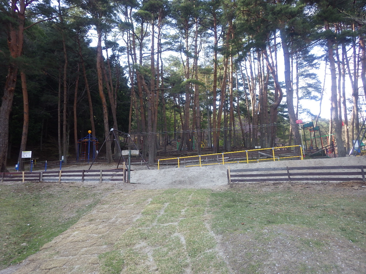 信州,上田,東御,サポートベンチ,観客席,ジャングルジム,ブランコ,鉄棒,遊具,公園施設製品,ワールドドリーム ドットコム