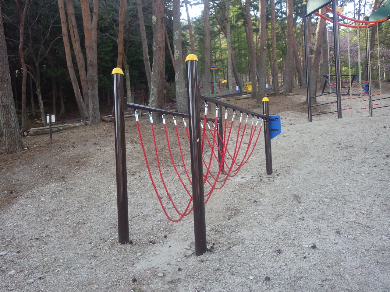 信州,上田,東御,サポートベンチ,観客席,ジャングルジム,ブランコ,鉄棒,遊具,公園施設製品,ワールドドリーム ドットコム