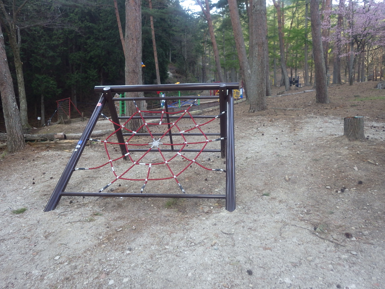 信州,上田,東御,サポートベンチ,観客席,ジャングルジム,ブランコ,鉄棒,遊具,公園施設製品,ワールドドリーム ドットコム