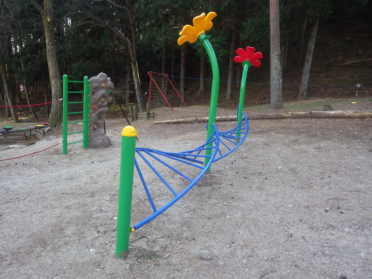 信州,上田,東御,サポートベンチ,観客席,ジャングルジム,ブランコ,鉄棒,遊具,公園施設製品,ワールドドリーム ドットコム