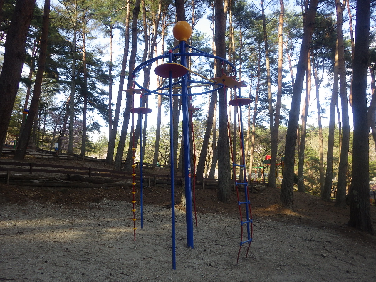 信州,上田,東御,サポートベンチ,観客席,ジャングルジム,ブランコ,鉄棒,遊具,公園施設製品,ワールドドリーム ドットコム