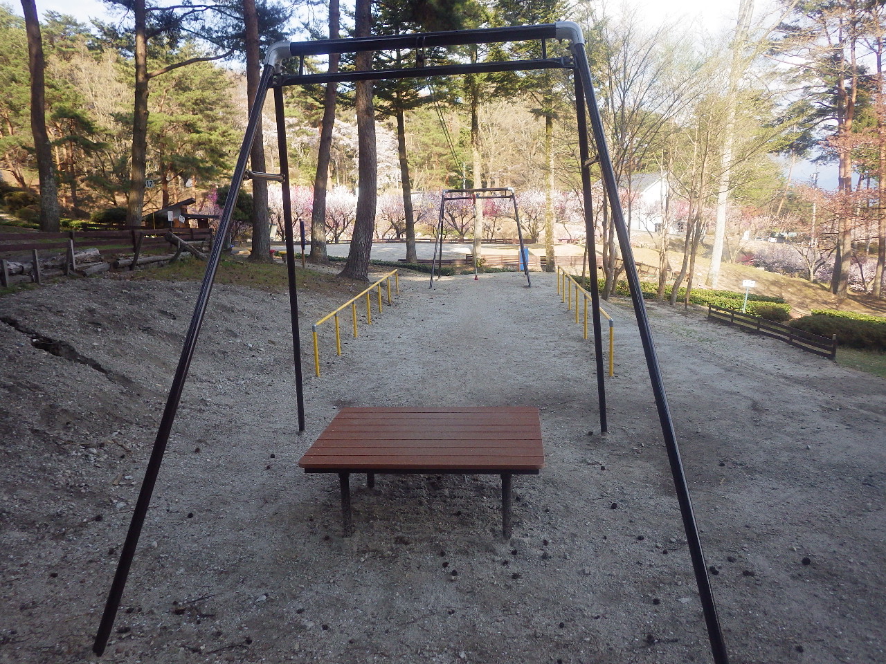 信州,上田,東御,サポートベンチ,観客席,ジャングルジム,ブランコ,鉄棒,遊具,公園施設製品,ワールドドリーム ドットコム